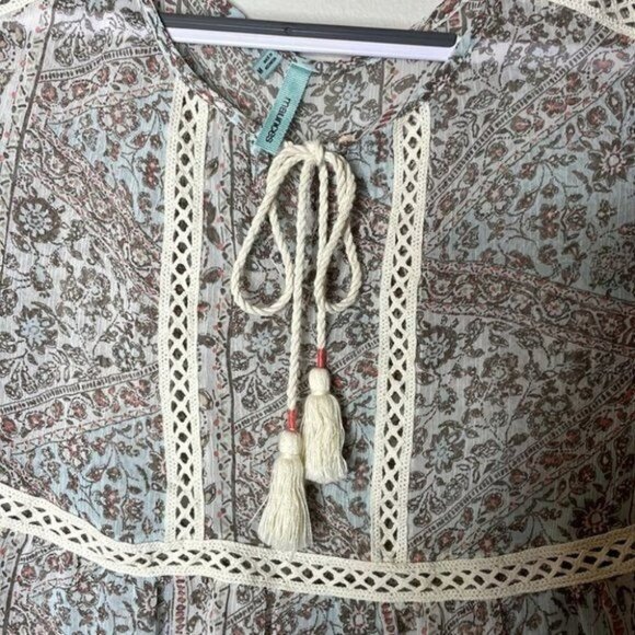Maurices M White Pastel Ditzy Floral Sheer Boho Lightweight Flowy Peasant Blouse - Picture 5 of 12